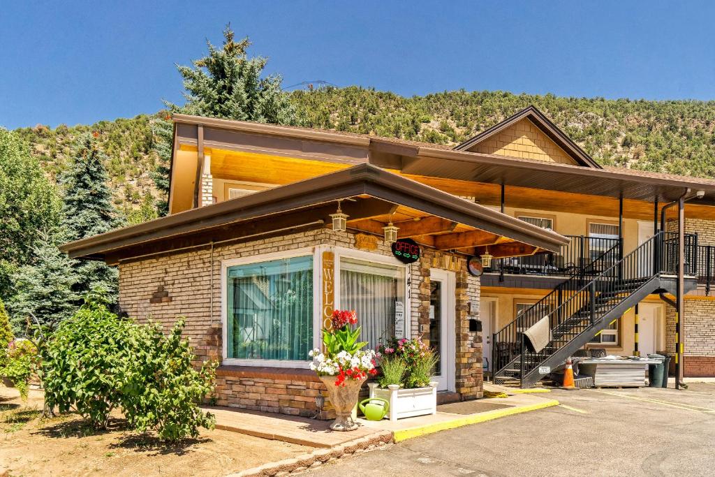 Glenwood Springs Inn Main image 2